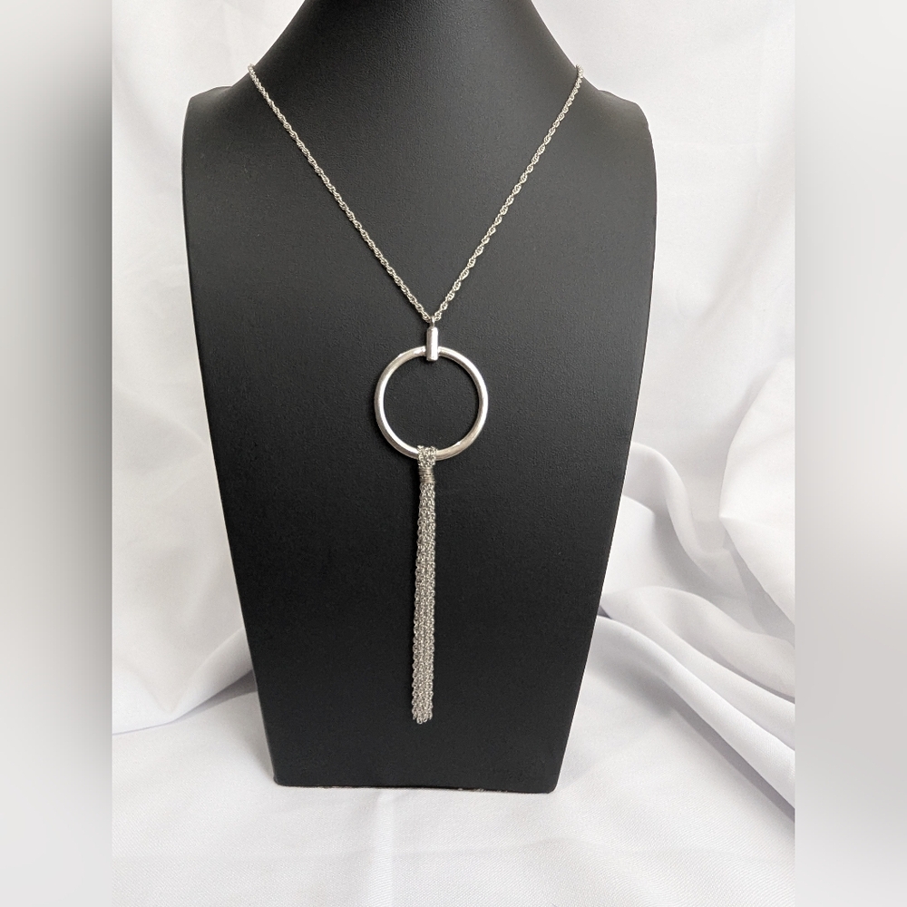 NEW Bundle Of 2 Elegant Silver Tone Pendant Necklaces Great For Gifts 🎁